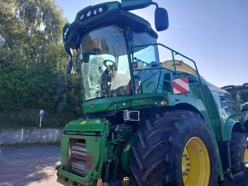 E-FARM: John Deere 8300 - Ensileuse automotrice - id SWFNRLL - Année: 2020 - Puissance du moteur (chevaux): 490,France