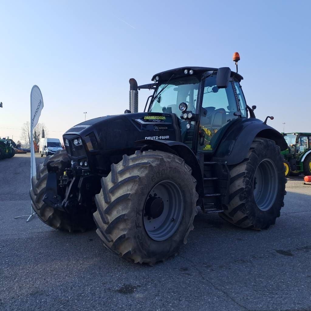 E-FARM: Deutz-Fahr 7250 TTV Warrior - Tracteur - id QUN9ZMZ - 49 500 € - Année: 2013 - Lecture du nombre d'heure: 8 000,Puissance du moteur (chevaux): 262,Italie