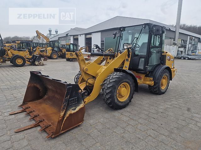 Caterpillar 906m Kolový nakladač 36 500 €