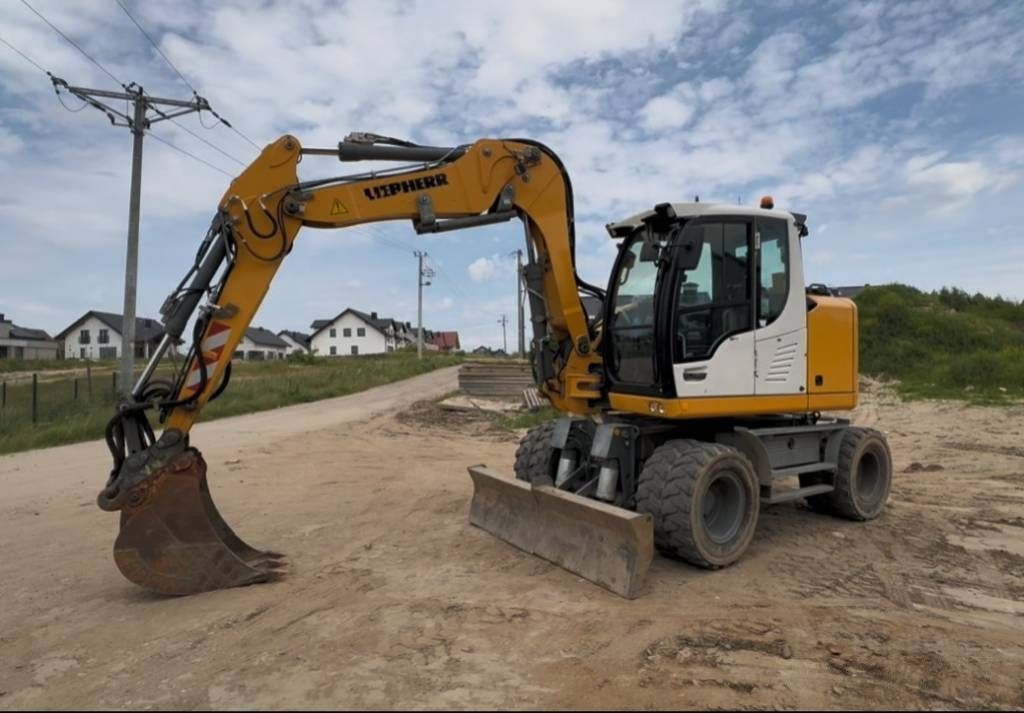 Liebherr a 912 compact litronic Wheeled excavator €47,002