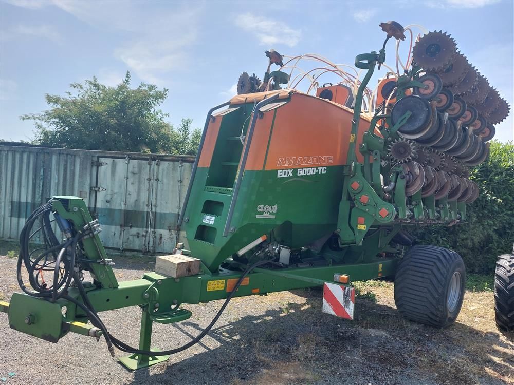 E-FARM: Amazone EDX 6000 TC - Einzelkornsämaschine - id LD87LEW - 23.000 € - Baujahr: 2012 - Frankreich
