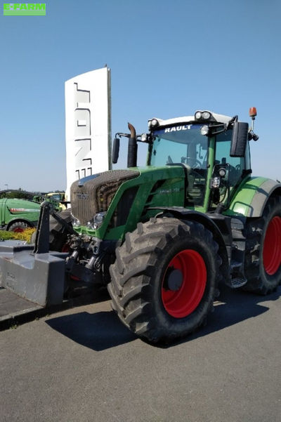 E-FARM: Fendt 824 Vario - Tractor - id 1ZDPYMC - €90,000 - Year of construction: 2018 - Engine hours: 8,500,Engine power (HP): 245,France