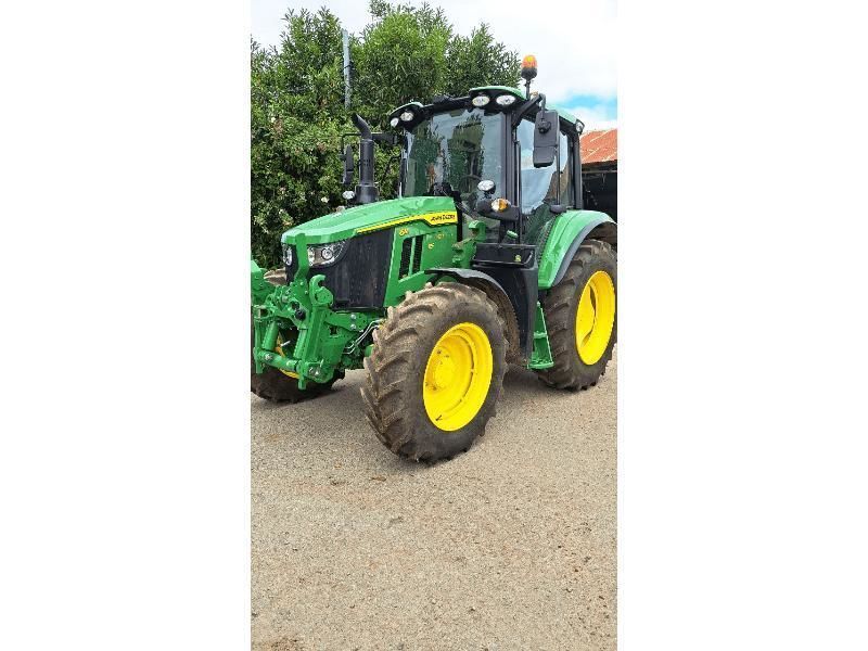 E-FARM: John Deere 115 - Traktorius - id IHUUFSX - 94 000 € - Gamybos metai: 2025 - Variklio darbo valandos: 200,Variklio galia (AG): 115,Prancūzija