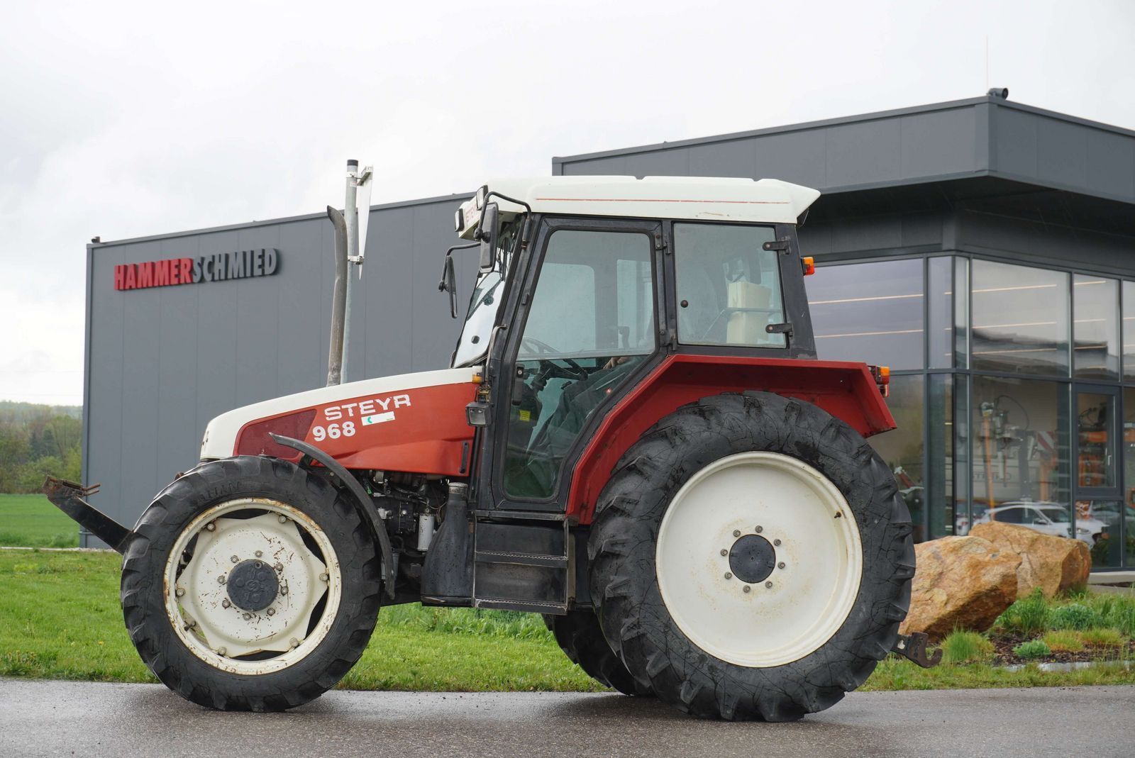 E-FARM: Steyr M968 - Traktor - id B4SUARW - 21.239 € - Baujahr: 1997 - Abgelesene Motorstunden: 9.450,Motorleistung (PS): 68,Österreich