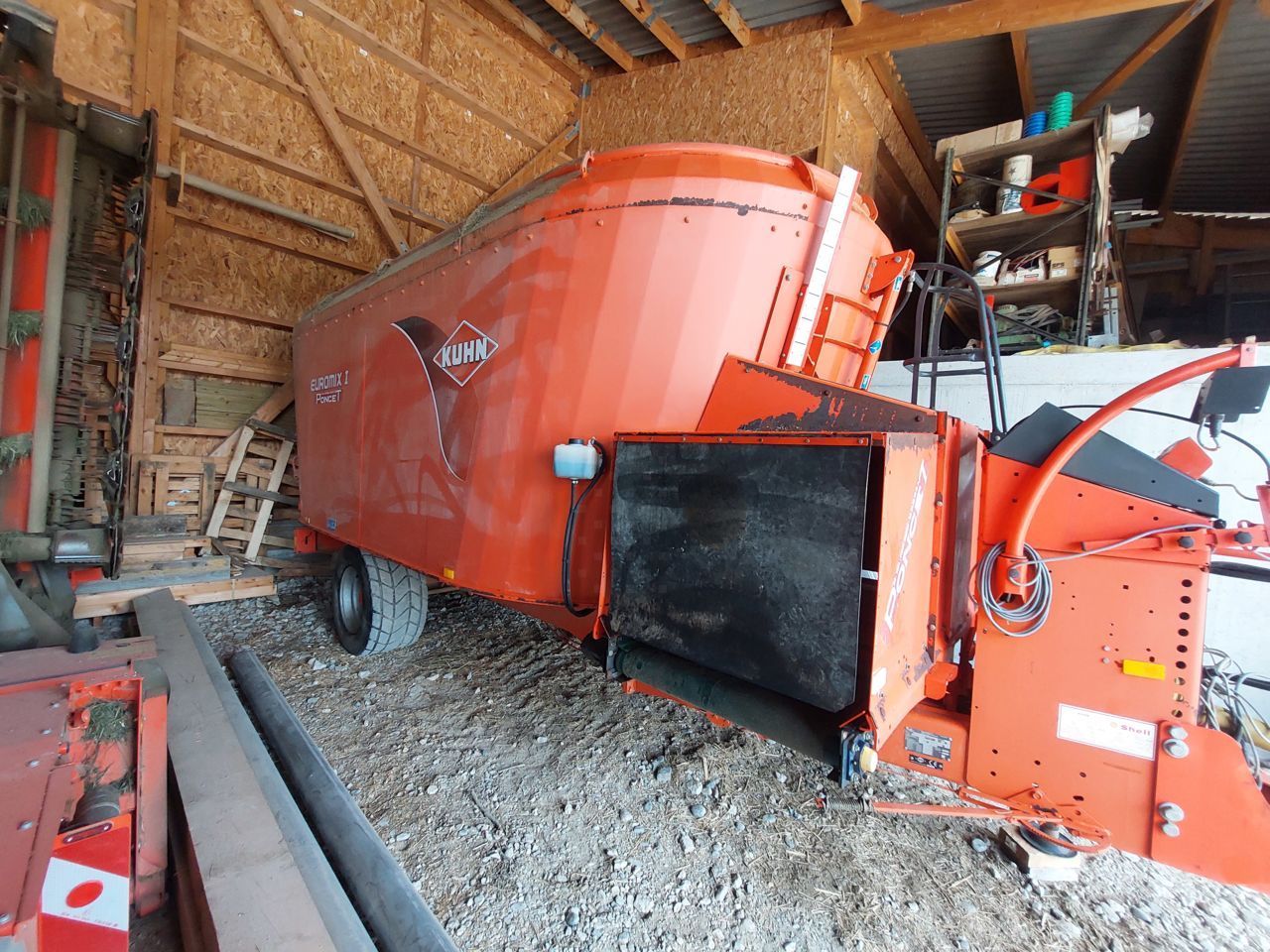 E-FARM: Kuhn euromix 2280 - Mixer feeder - id 8LTESRU - €26,000 - Year of construction: 2010 - France