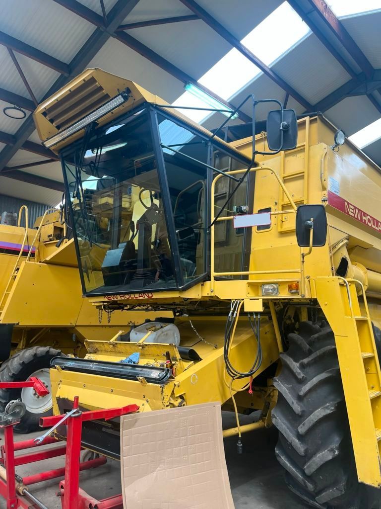 New Holland TX 32 Combină de recoltat 18.000 EUR