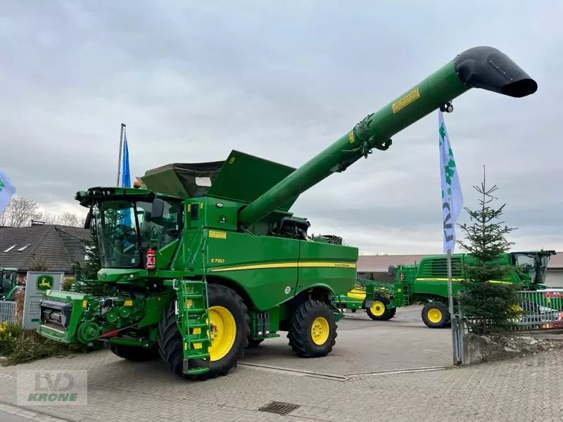 John Deere S 780 Combine harvester €245,000