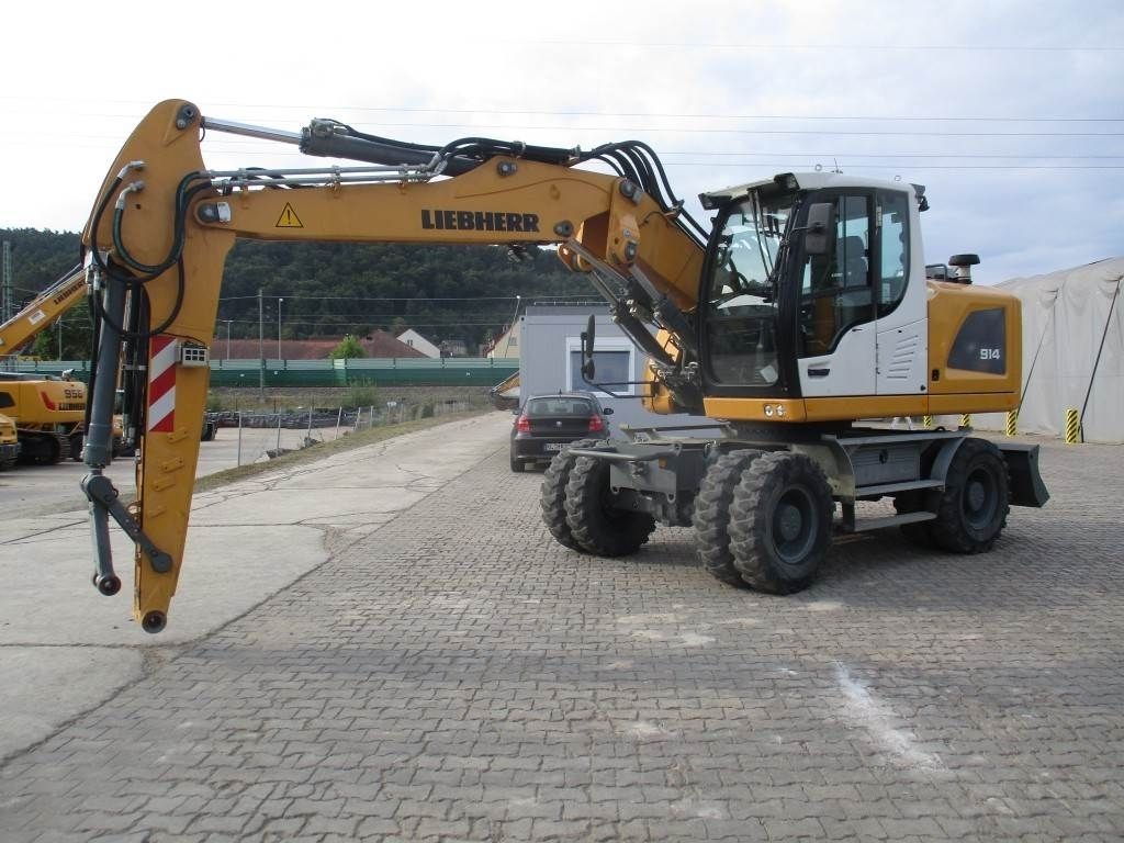Liebherr a 914 litronic Wheeled excavator €129,000