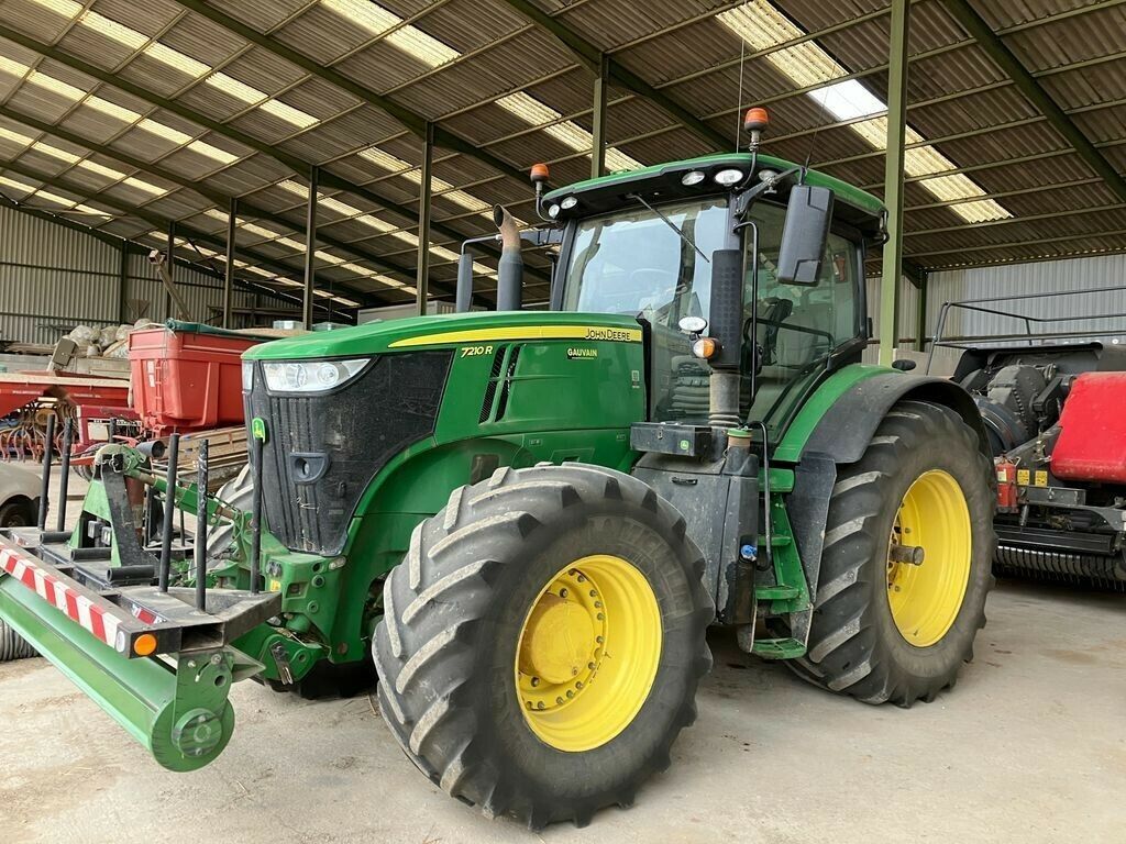 John Deere 7210 R Tractor €68,000