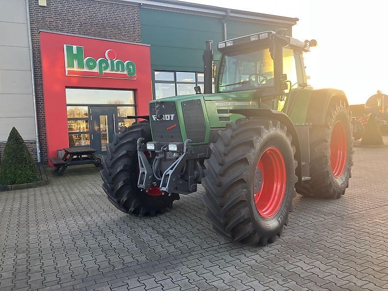 E-FARM: Fendt 824 Vario - Traktor - id A9VRUWB - 73.900 € - Baujahr: 2004 - Abgelesene Motorstunden: 17.950,Motorleistung (PS): 230,Deutschland