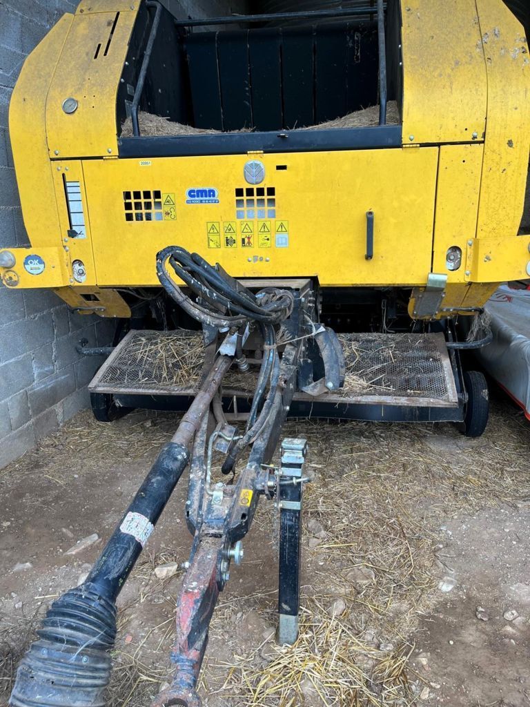 E-FARM: New Holland BR7060 Crop Cutter - Presse à balles - id H73HCMD - 13 250 € - Année: 2013 - Balles produites: 8 700,France