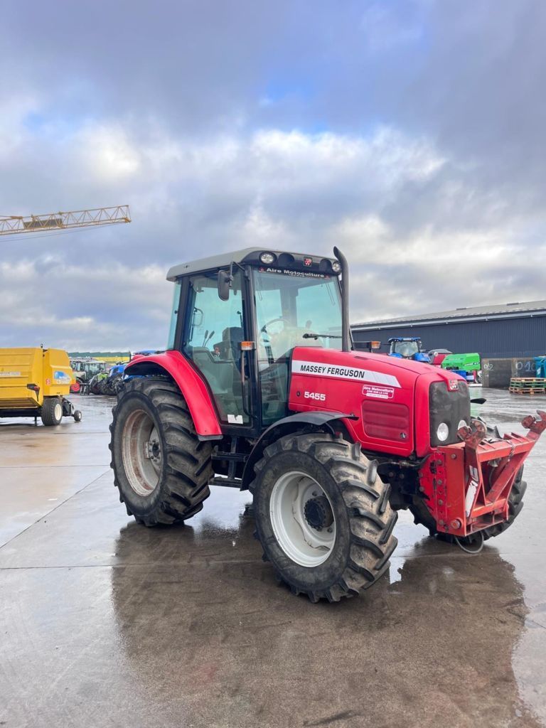 Massey Ferguson 5455 Traktor 22 000 €