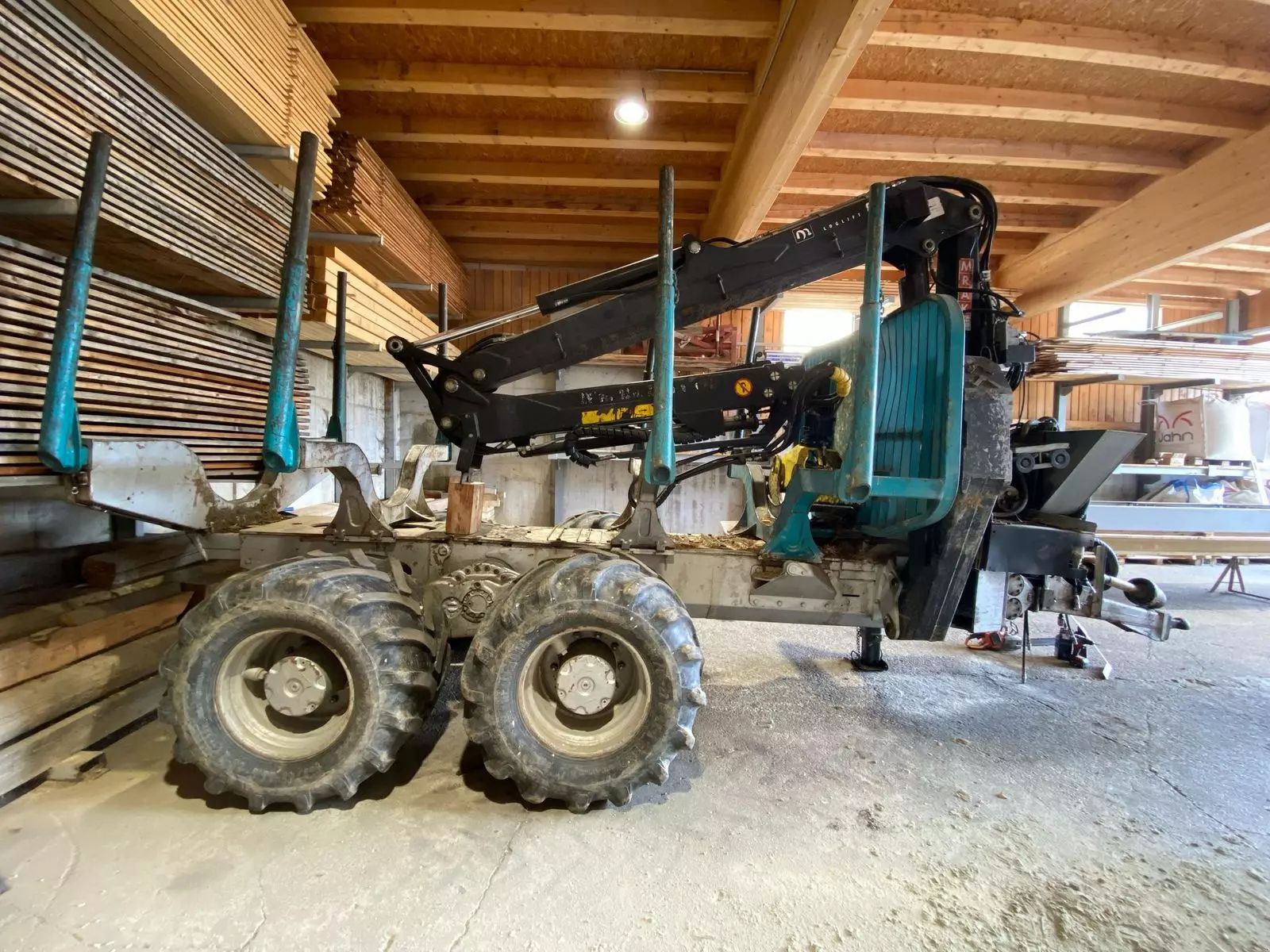 E-FARM: PFANZELT pfanzelt 1590 4f-wd mit kran loglift 83f tilt - Forstanhänger - id GAS1XSS - 47.000 € - Österreich