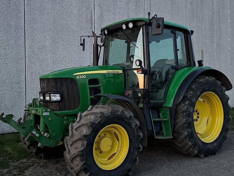 E-FARM: John Deere 6330 - Traktor - id EIJDYAJ - 51 616 € - Rok produkcji: 2013 - Motogodziny: 4110,Dania