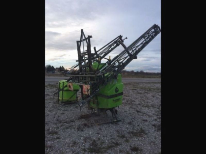 E-FARM: Tecnoma tx - Pflanzenschutzspritze - id CZEZB4F - 7.500 € - Baujahr: 1999 - Frankreich