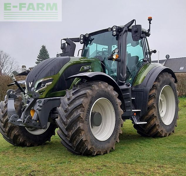 Valtra T215A Tractor 165.900 EUR