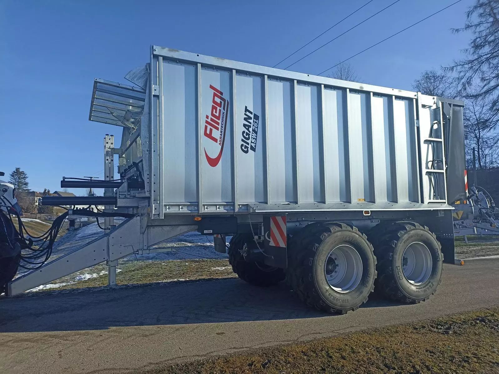 E-FARM: Fliegl asw 261 vollausstattung - Snittervogn - id VIJ5K8Q - Produktionsår: 2025 - Østrig