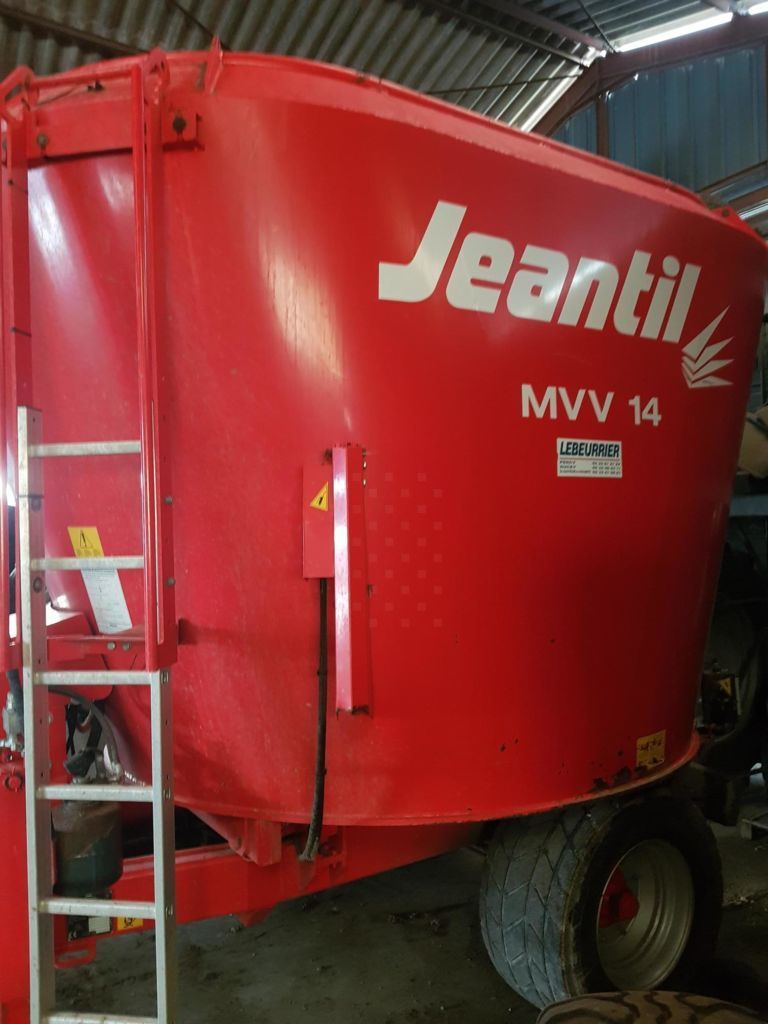 Jeantil mvv 14 Mixer feeder €13,500