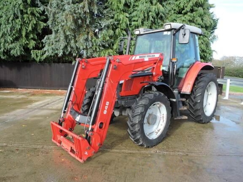 Massey Ferguson 5440 tractor €37,876