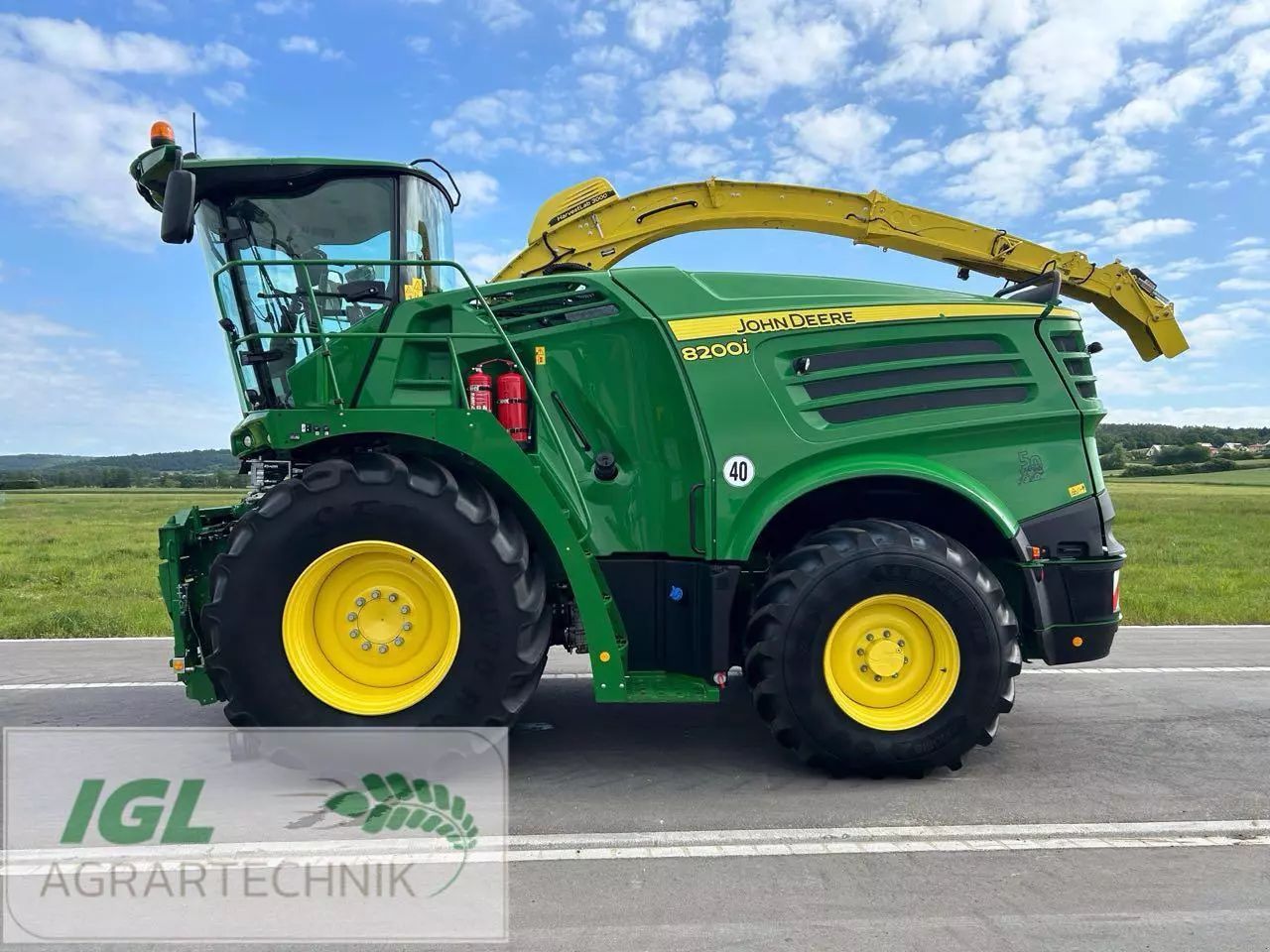 E-FARM: John Deere 8200 - Sieczkarnia samobieżna - id PWQ1MQC - 275 000 € - Rok produkcji: 2022 - Motogodziny: 1074,Moc silnika: 503,Niemcy