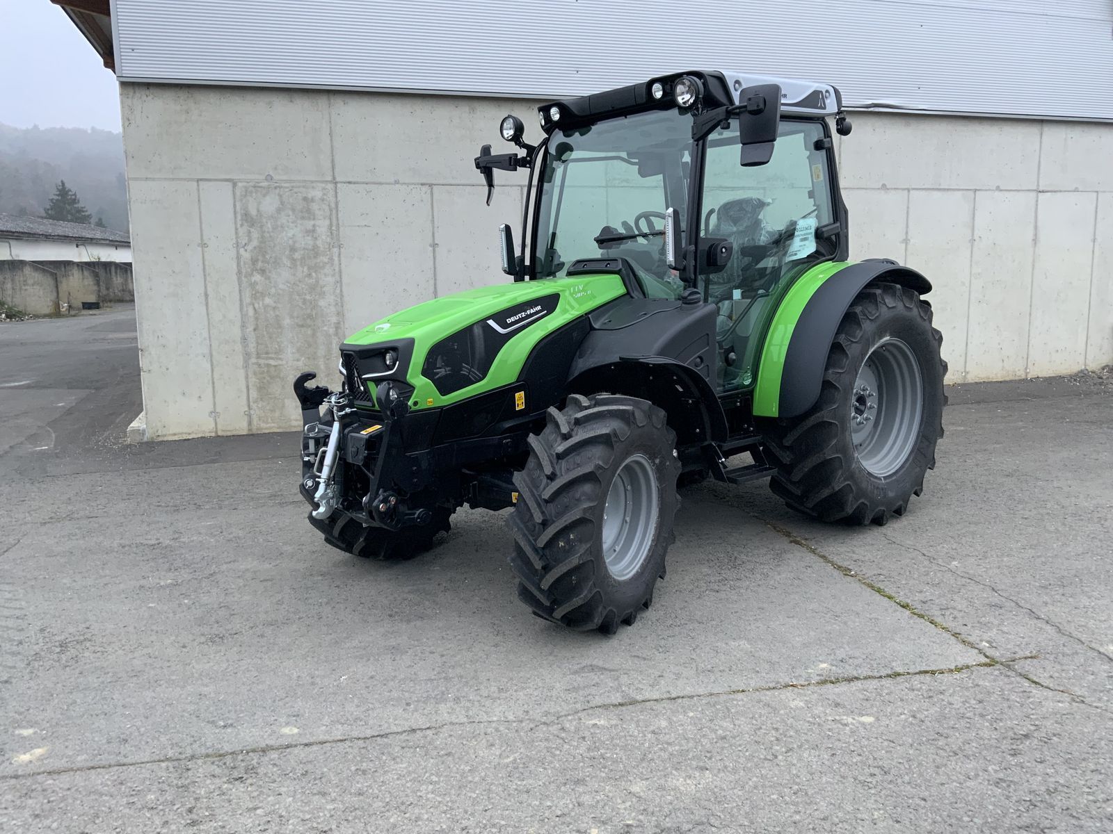 E-FARM: Deutz-Fahr 5105D TTV - Traktor - id XBDBS3S - 73.750 € - Baujahr: 2023 - Abgelesene Motorstunden: 312,Motorleistung (PS): 105,Österreich
