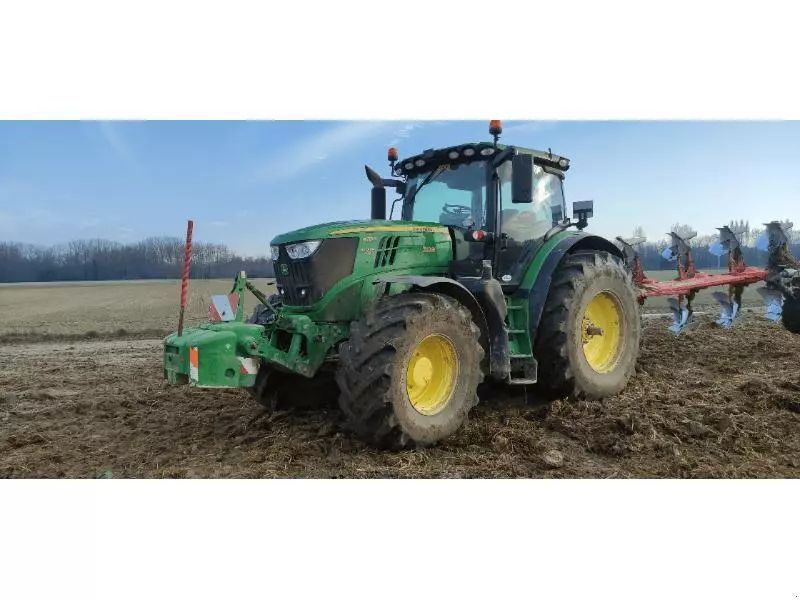 E-FARM: John Deere 6215 R - Traktor - id QABMWQY - 85.000 € - Baujahr: 2015 - Abgelesene Motorstunden: 5.100,Motorleistung (PS): 215,Frankreich