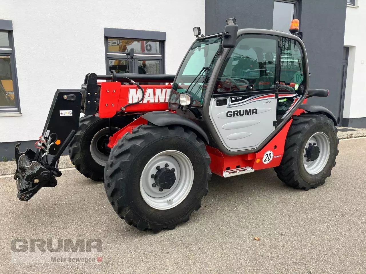 E-FARM: Manitou mt 932 comfort - Teleszkópos rakodó - id B9XK6NN - 45 210 EUR - Gyártási év: 2016 - Üzemóra (motor): 2326,Motor teljesítménye (LE): 101,Németország