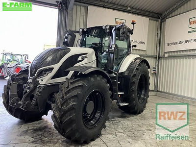 E-FARM: Valtra T215D - Tractor - id Y1IFIHK - Year of construction: 2025 - Engine power (HP): 212,Germany