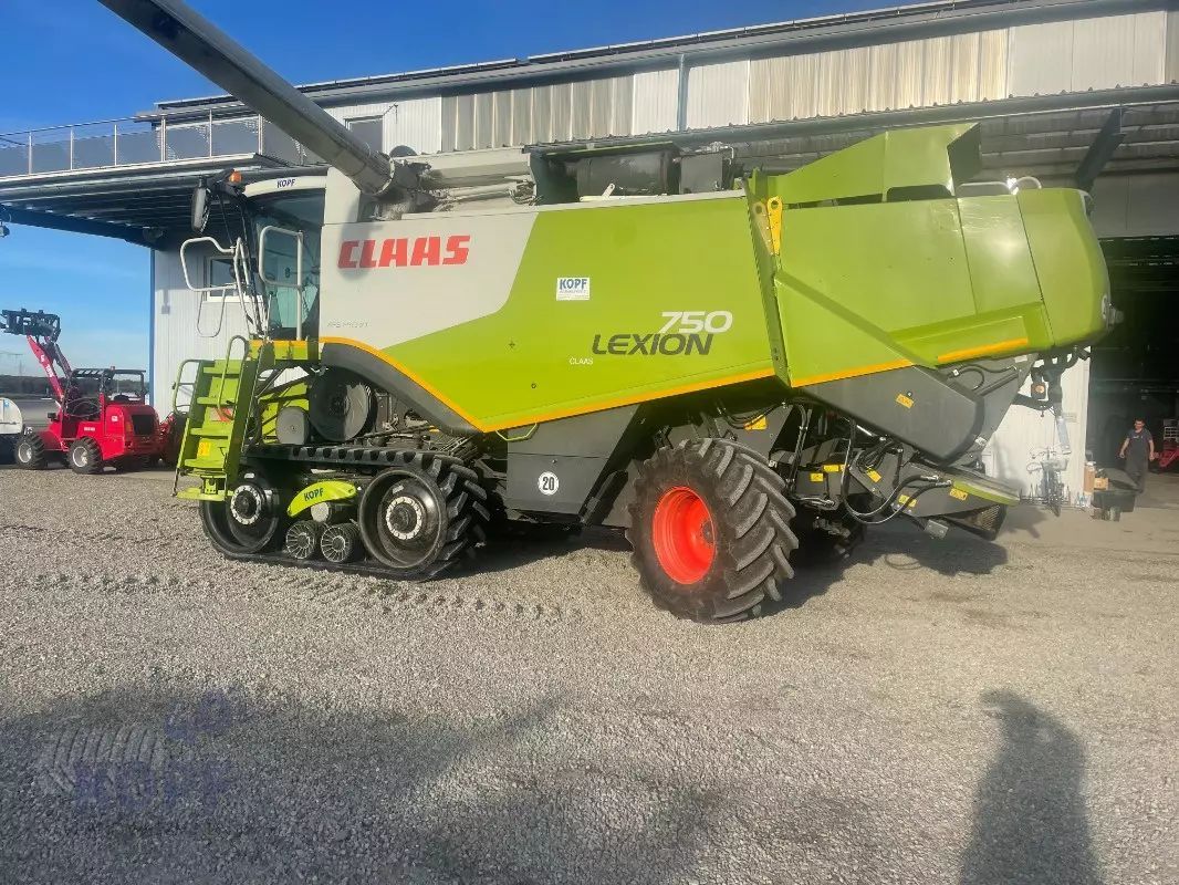 Claas Lexion 750 Kombajn zbożowy 129 000 €