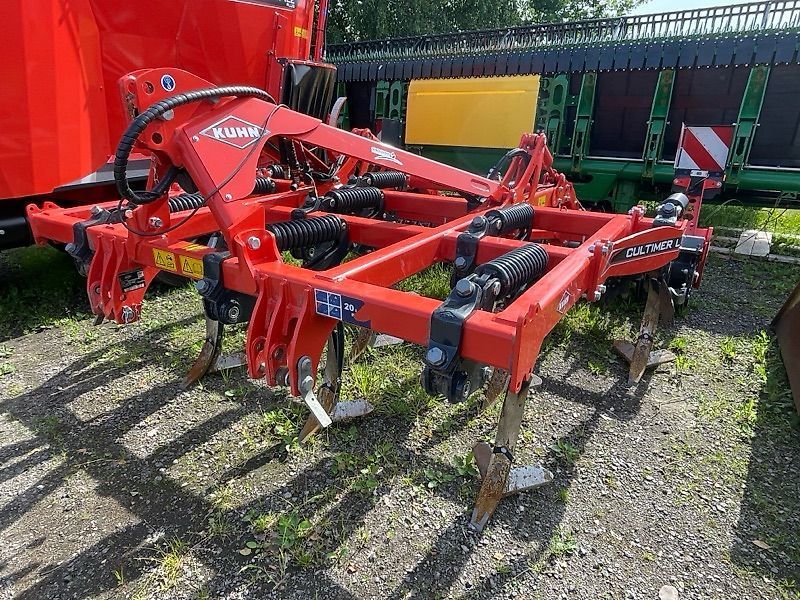 E-FARM: Kuhn Cultimer 300 - Cultivator - id RHFIHFH - 18.000 EUR - Anul: 2023 - Germania