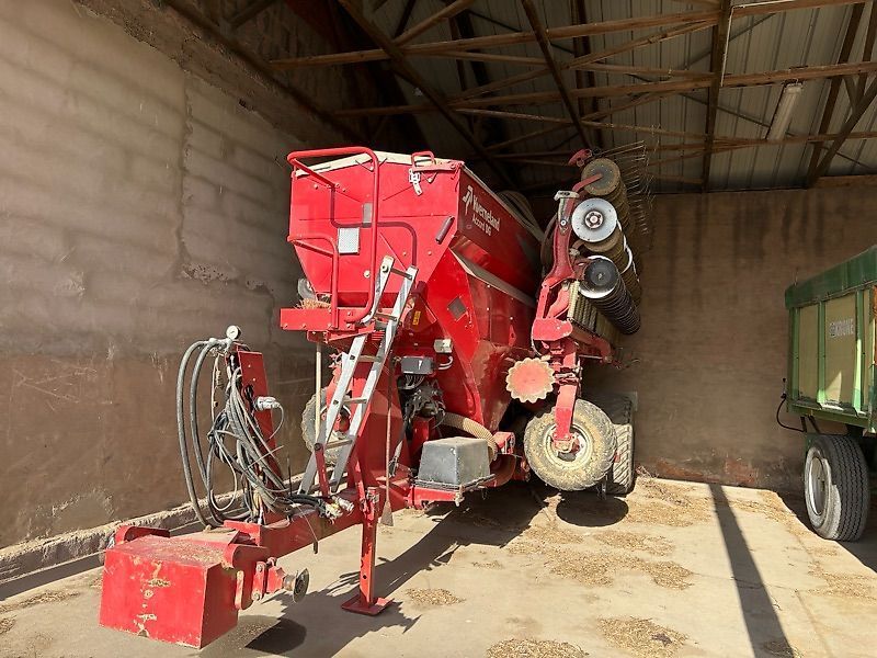 E-FARM: Kverneland dg 9000-12000 - Drill - id BRXHC3L - €22,500 - Year of construction: 2010 - Germany