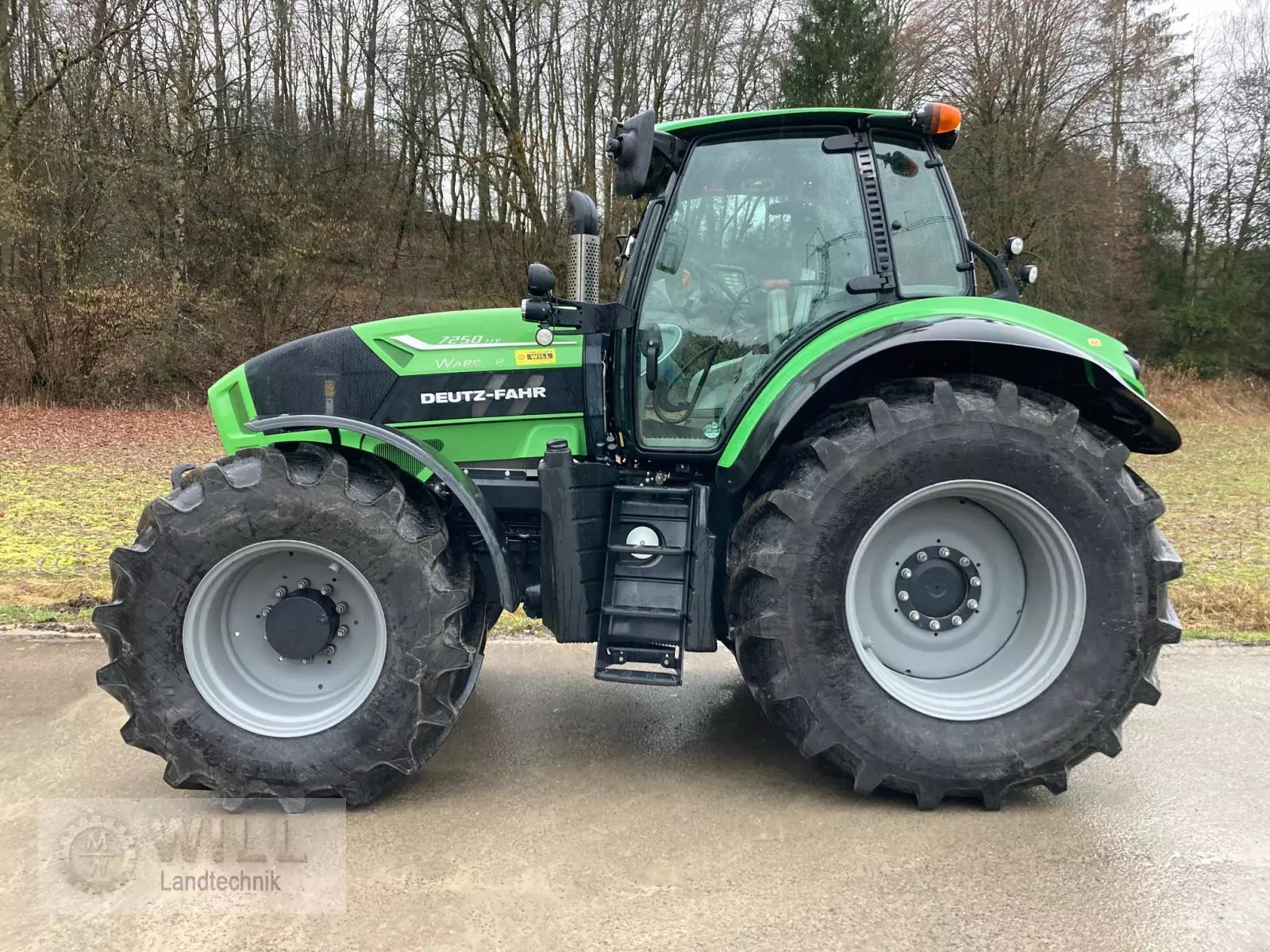 E-FARM: Deutz-Fahr Agrotron 7250 TTV - Traktor - id EYH5QV3 - 83.193 € - Leto izgradnje: 2015 - Število ur motorja: 3.730,Moč motorja (HP): 250,Nemčija