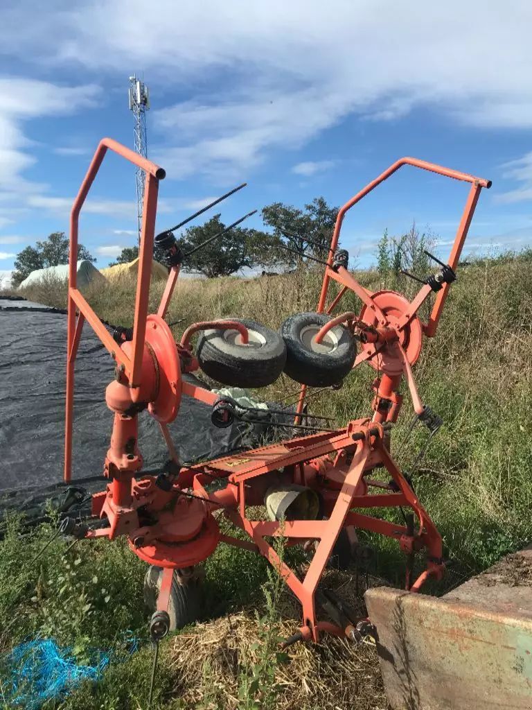 E-FARM: Kuhn GF 3701 - Tedder - id PANA1CC - Year of construction: 1994 - France