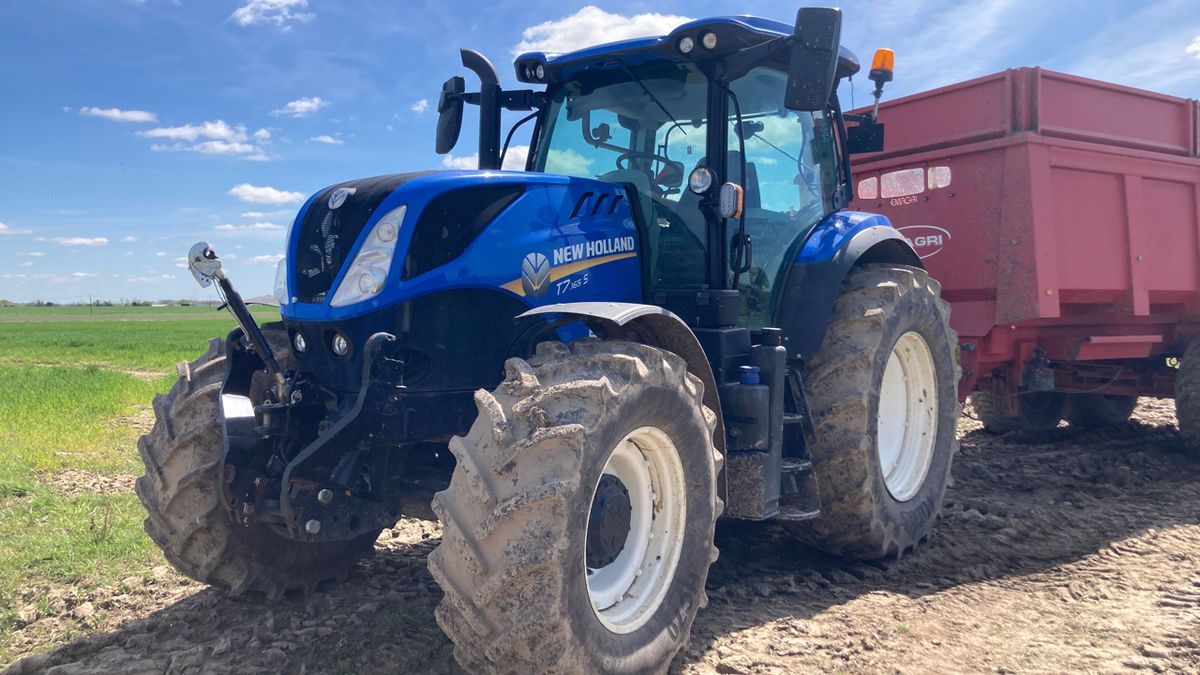 E-FARM: New Holland T7.165 S - Traktor - id JGQRTPS - 80 000 € - Rok produkcji: 2021 - Motogodziny: 1800,Moc silnika: 165,Francja