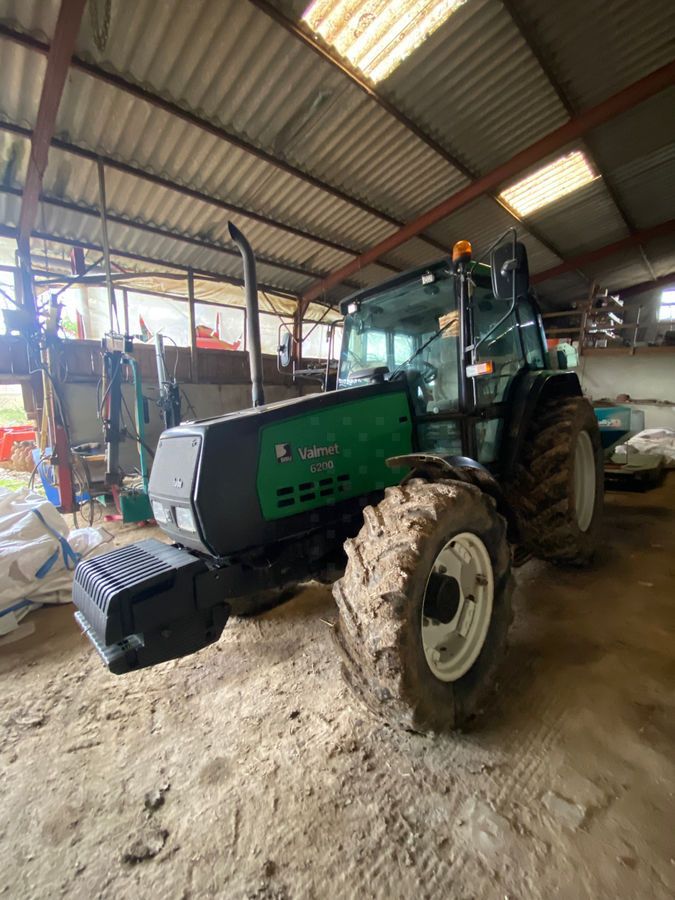 E-FARM: Valmet 6200 - Tractor - id U4J8CLS - 23.000 € - Año: 1997 - Horas: 6700,Potencia del motor: 80,Francia