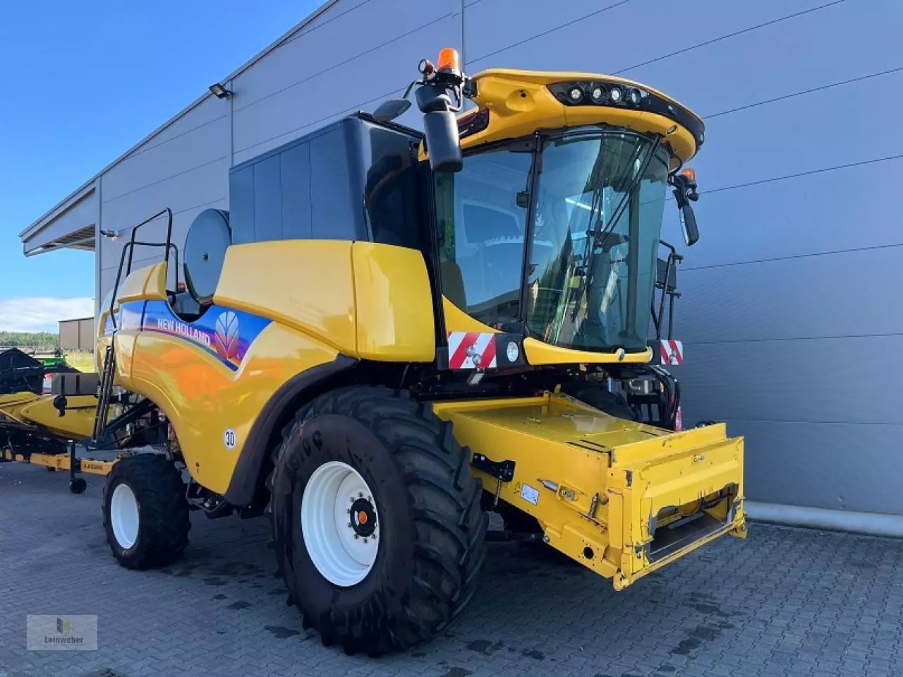 New Holland cx 6.90 Combine harvester €189,000