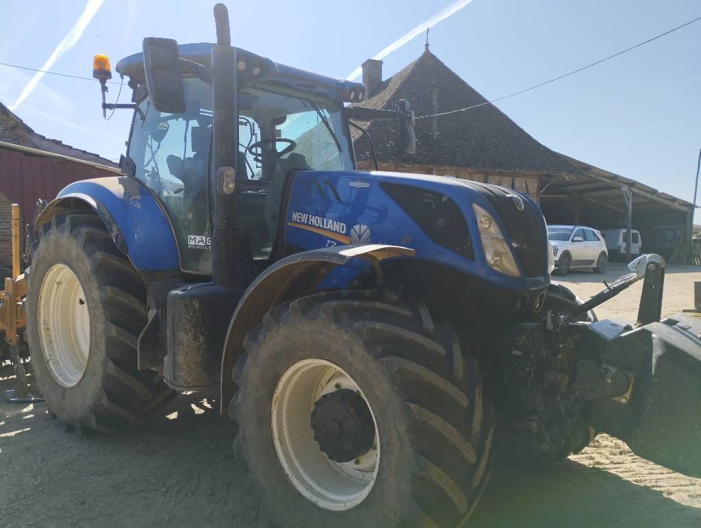 E-FARM: New Holland T7.230 - Трактор - id AQIMQVR - 83 000 € - Година на построяване: 2018 - Мощност на двигателя (HP): 185,Франция