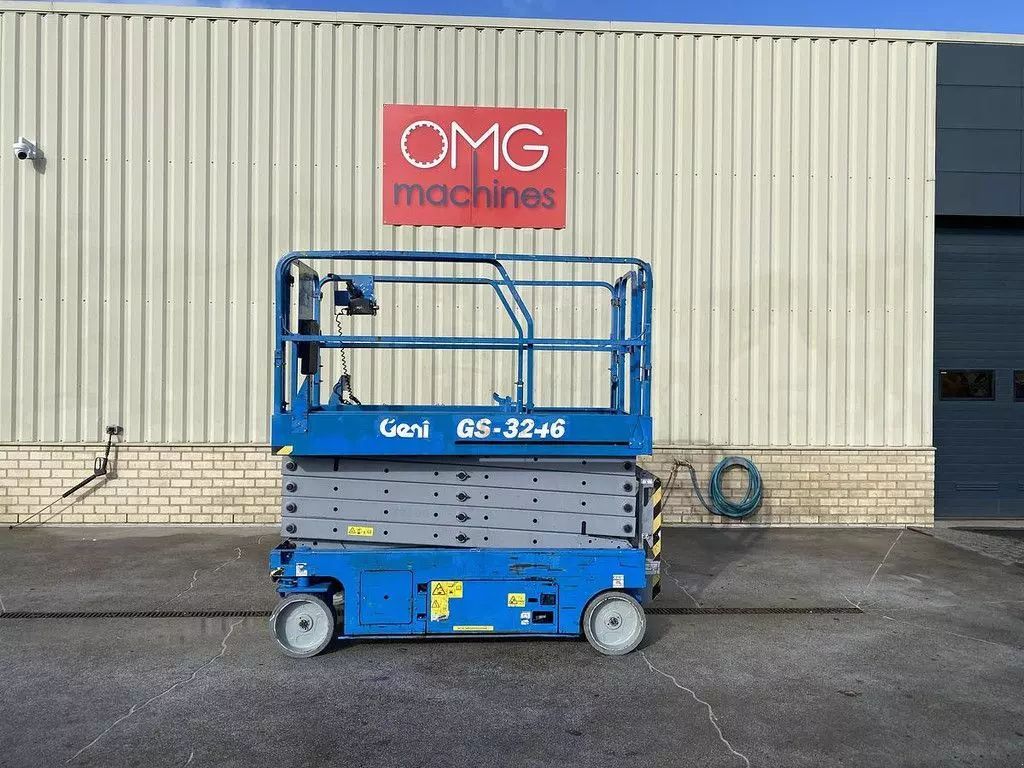 Genie gs3246, schaar hoogwerker, 12 meter Podest Samobieżny 5450 €