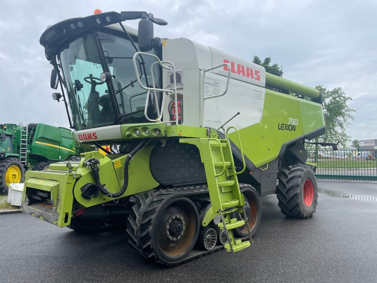 E-FARM: Claas Lexion 750 - Moissoneuse-batteuse - id GJTDUK2 - 118 000 € - Année: 2014 - Lecture du nombre d'heure: 3 857,France