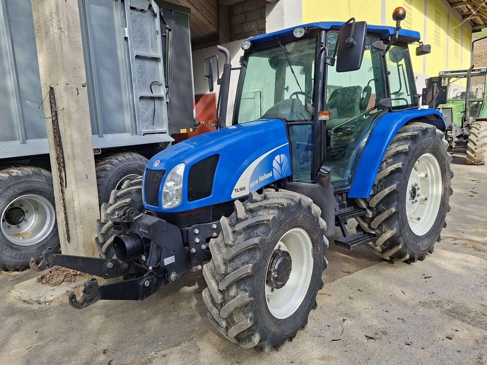 New Holland TL 100 A Traktor 30 900 €