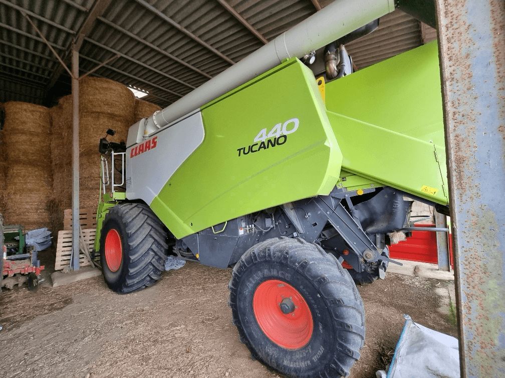 E-FARM: Claas Tucano 440 - Kombajn zbożowy - id RVJ9W82 - Rok produkcji: 2017 - Motogodziny: 1650,Moc silnika: 286,Francja