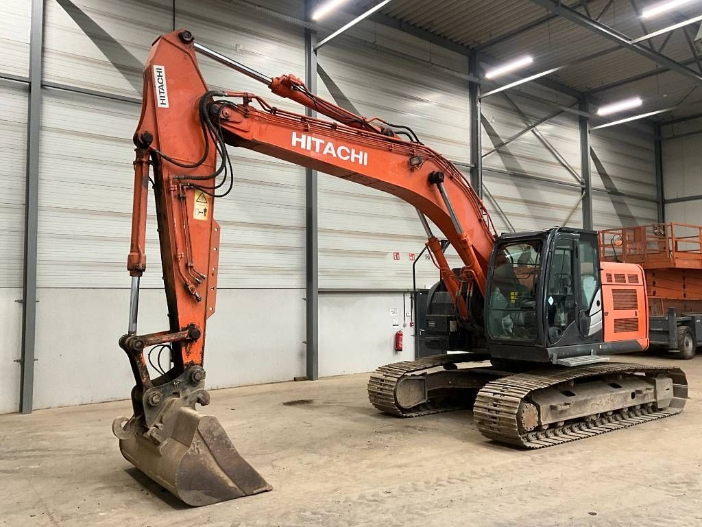 Hitachi zx 225 us r lc-5b Excavadora de orugas 33.500 €