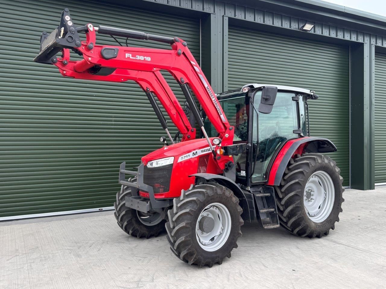 Massey Ferguson 5710M Tractor 57.355 EUR