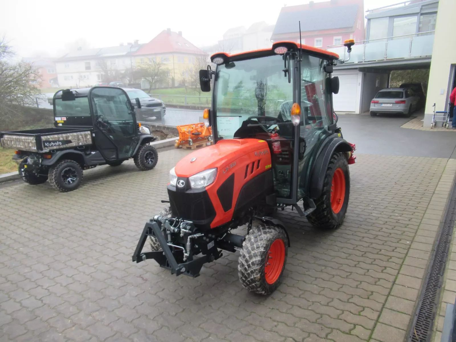 Kubota LX-351 Tractor