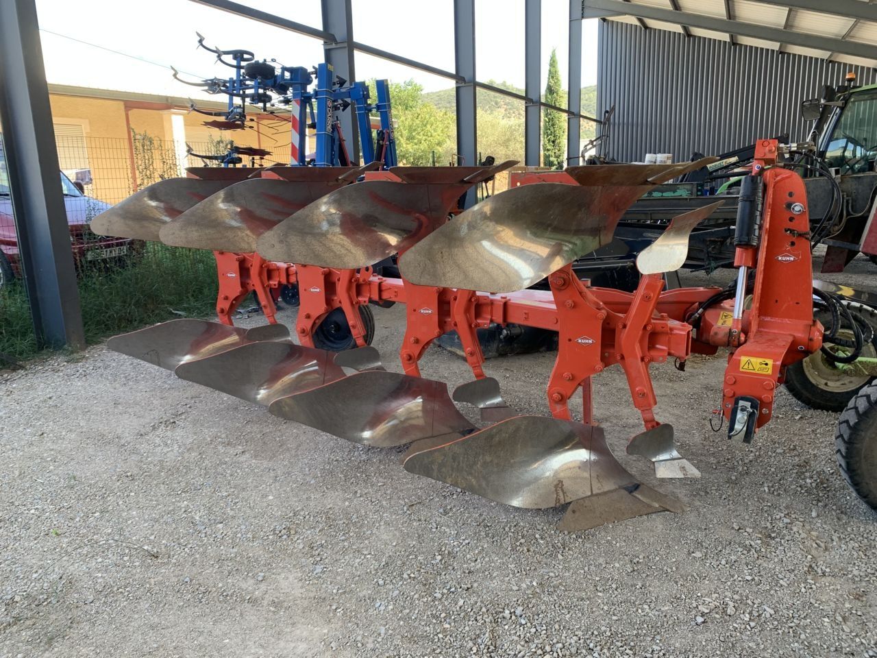 E-FARM: Kuhn multimaster 123 - Charrue - id QNEVSAD - 16 200 € - Année: 2023 - France