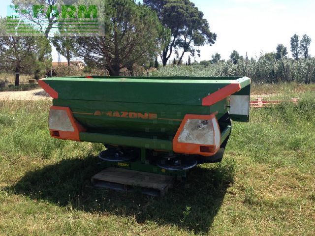 E-FARM: Amazone profis zam 2501 - Fertiliser spreader - id T2QU21L - €10,500 - Year of construction: 2010 - France