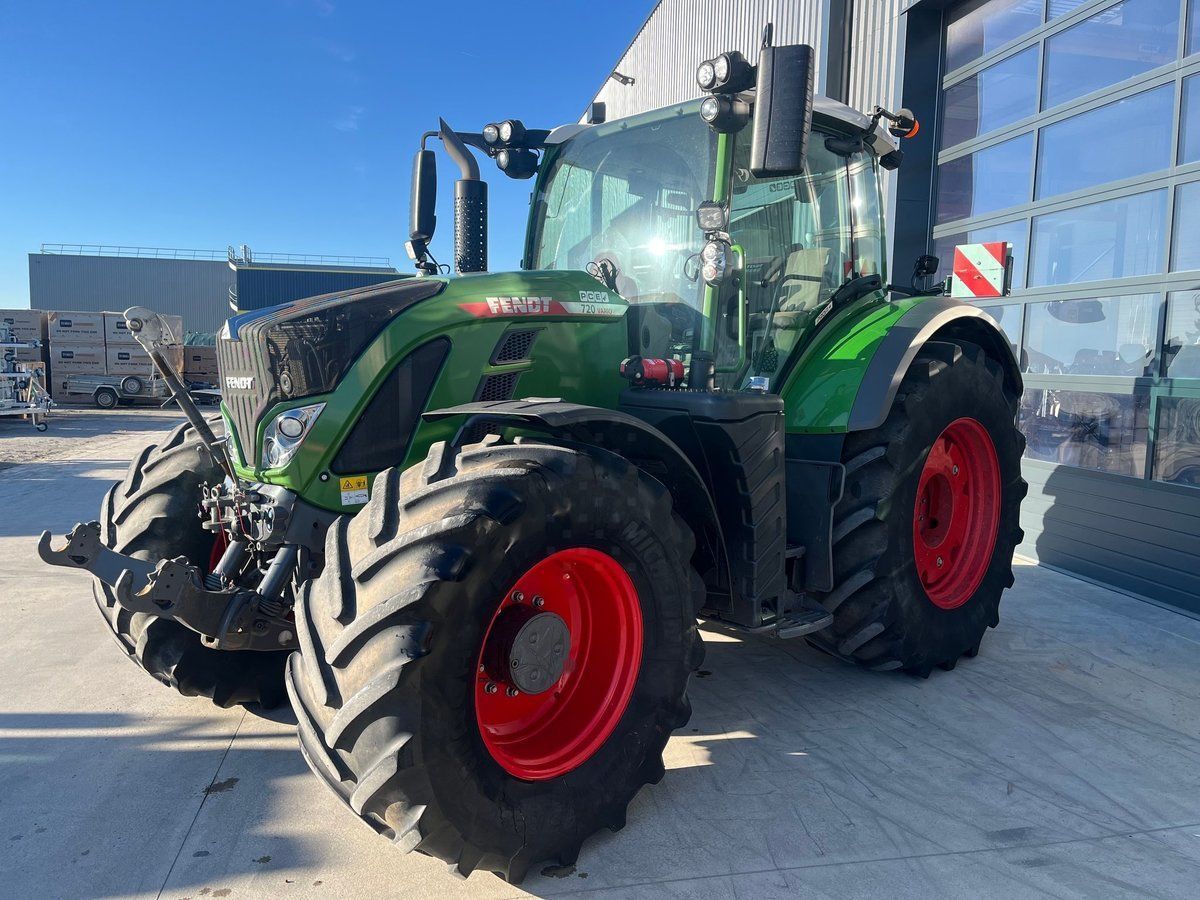 E-FARM: Fendt 720 Vario - Tracteur - id NQT6URI - 146 500 € - Année: 2020 - Lecture du nombre d'heure: 2 848,Puissance du moteur (chevaux): 200,France