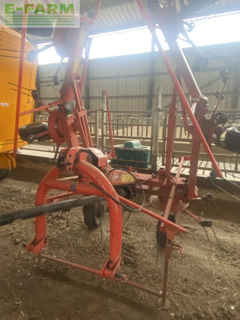 E-FARM: Kuhn GF 6502 - Faneuse - id VG44AHJ - 5 500 € - Année: 2009 - France