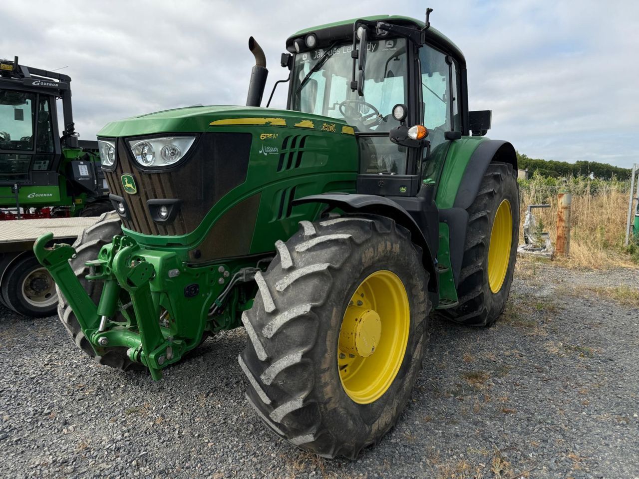 E-FARM: John Deere 6135 M - Traktor - id LSYYSLQ - 47.000 € - Baujahr: 2017 - Abgelesene Motorstunden: 4.856,Motorleistung (PS): 135,Frankreich
