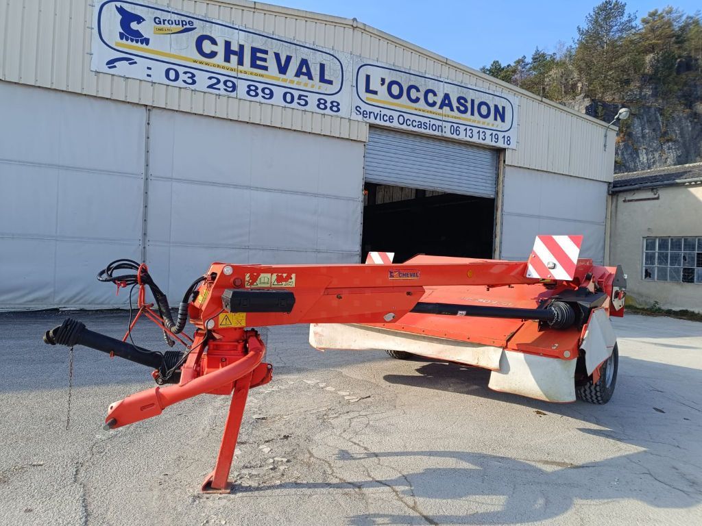 E-FARM: Kuhn FC 303 GL - Falciatrice - tosaerba - id WNGUZJR - 9.500 € - Anno di costruzione: 2011 - Francia